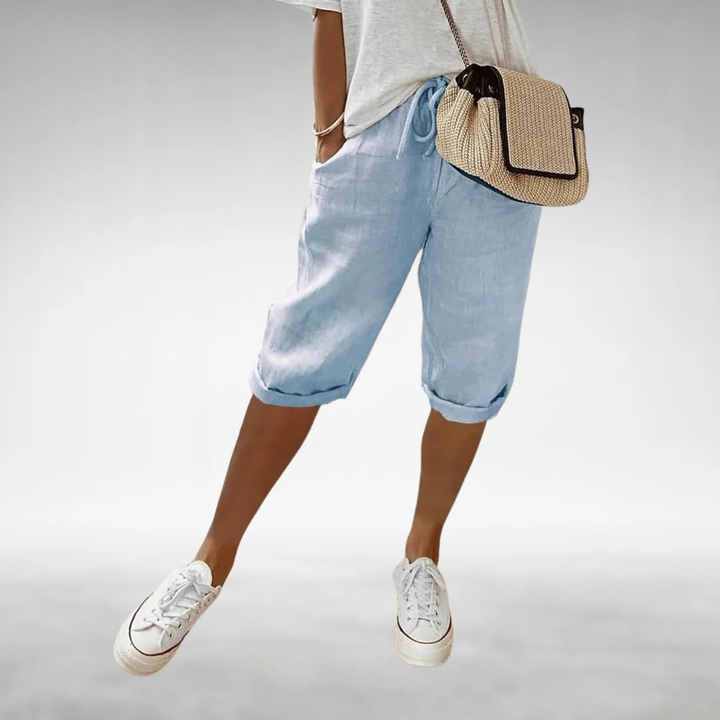Flora | Capri Trousers with a Relaxed Fit