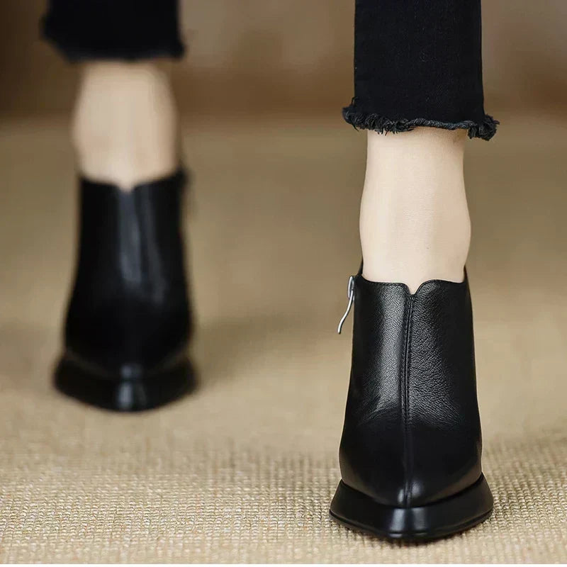 Sandra | Modern Pumps