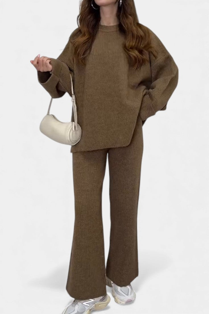 Emma Relaxed Outfit with Round Neck Top and Flowing Pants