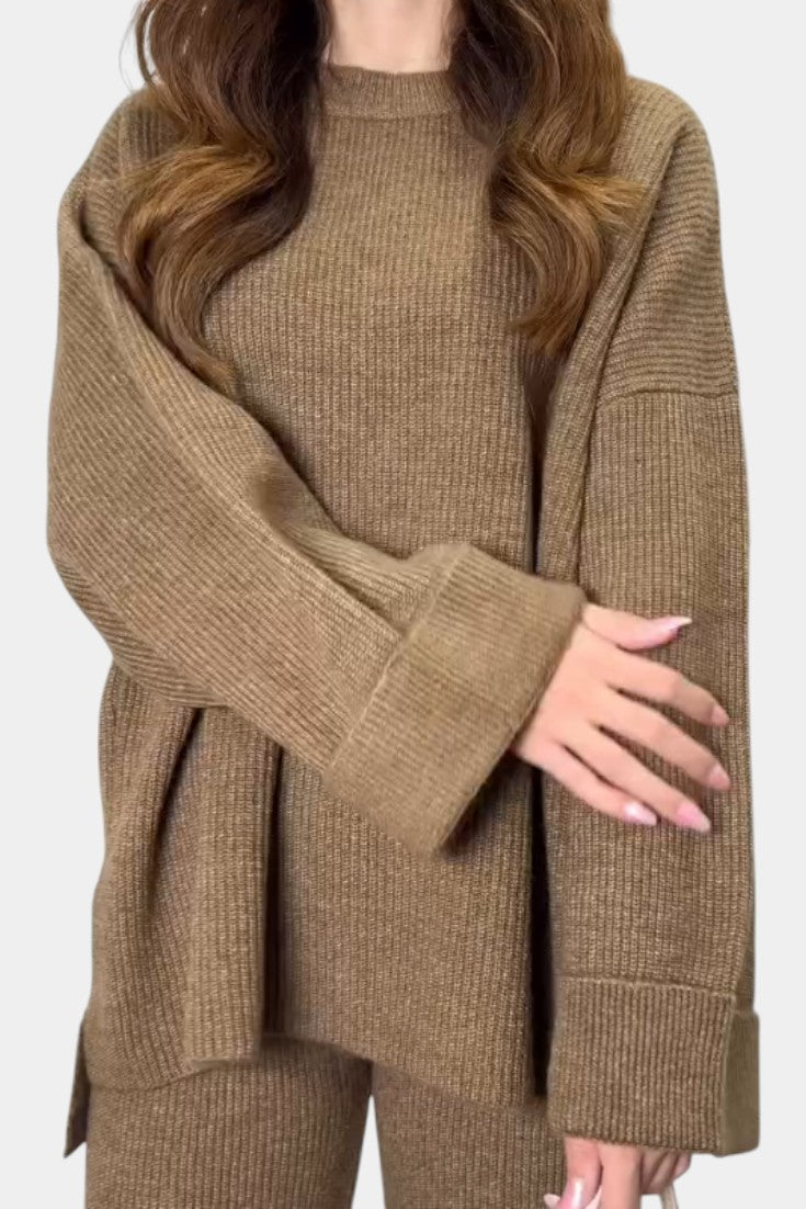 Emma Relaxed Outfit with Round Neck Top and Flowing Pants